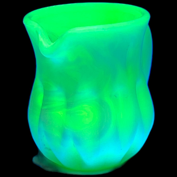 Mini Cream Vaseline Boyd Glass Pitcher Toothpick Holder 2000 Lemon Splash GLOWS - Picture 8 of 15